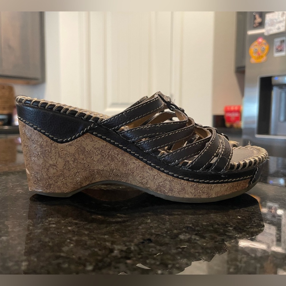 American Eagle Wedge Sandals, Size 6.5 - Picture 7 of 11